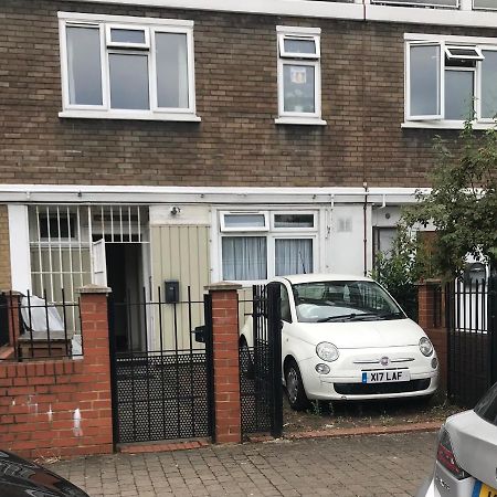 Arbnb Comfy Sleep Guest House Self Catering Private Bedrooms 60 Pound Per Night Per Person London Exterior photo