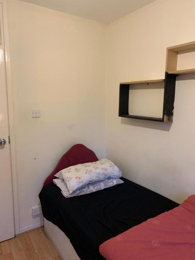 Arbnb Comfy Sleep Guest House Self Catering Private Bedrooms 60 Pound Per Night Per Person London Exterior photo